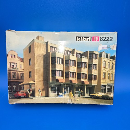 Edificio residencial y comercial Kibri escala HO #8222 | Condition: New