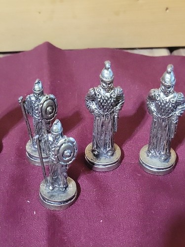 Vintage Persian Vs Greek Metal Chess Pieces 12 Pieces Total - Bild 4 von 10