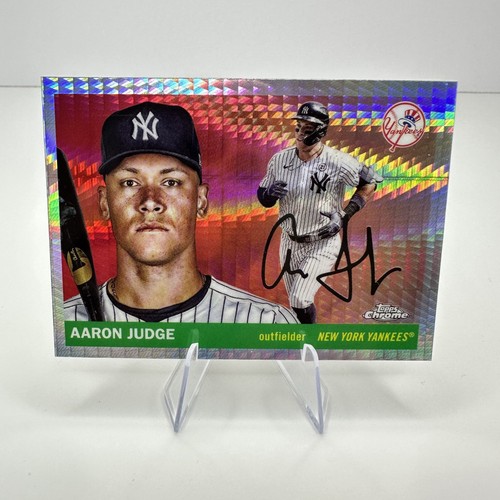 Aaron Judge [Gold Prism] #136 2025 Topps Chrome Platinum card