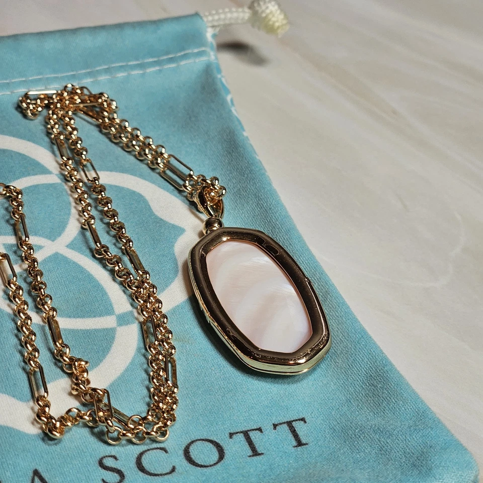 Kendra Scott Oro Rosa Elle Medallón Collar Concha Perla Multicolor Nuevo con Etiquetas Nuevo Foto 3 de 4