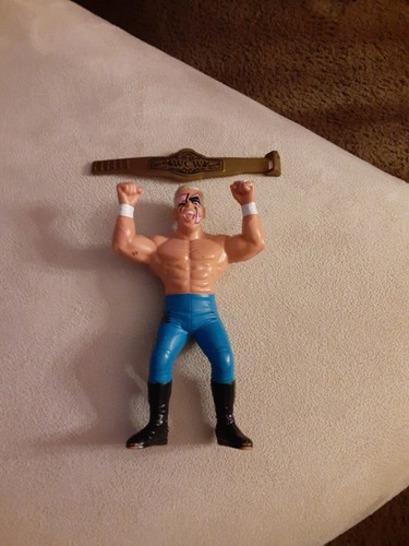 Vintage WCW Sting 4 3/4-inch Action Figure with Ch...