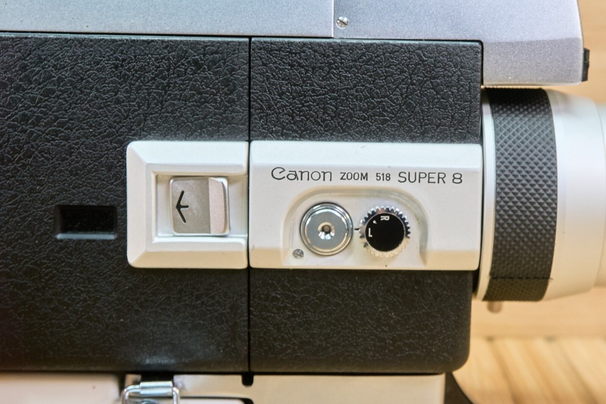 Canon Zoom 518 Super 8 9.5-47.5mm f/1.8 Lens 8mm Movie Camera
