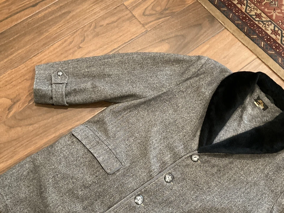 Vintage LL Bean Coat Jacket Mens 46 Gray Tweed Fur Collar 1950 - 60s Cursive Tag - Image 3 of 4