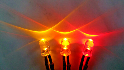 12V Flackerlicht 3x 3mm LED gelb, orange, rot - Brandflackern, brennendes Haus