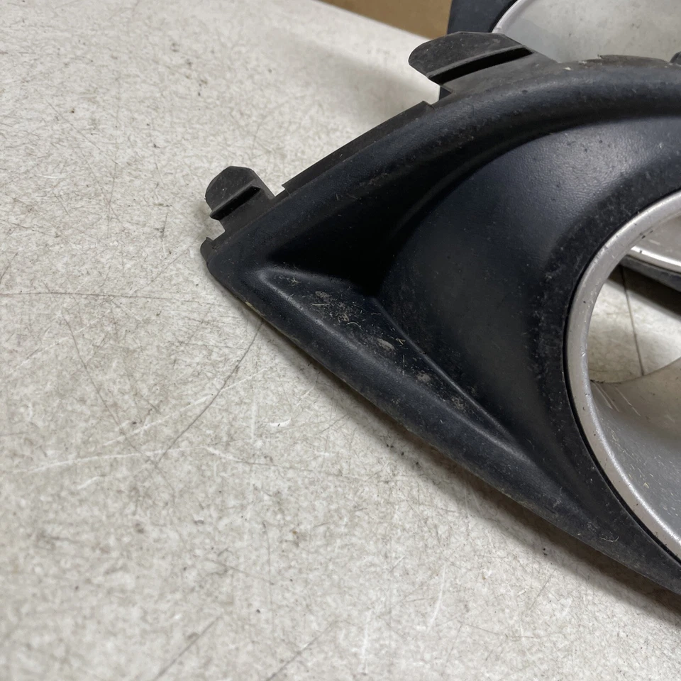 Subaru Legacy 2008 2009 sedán delantero izquierdo derecho luz antiniebla bisel cubierta GT fabricante original Foto 2 de 4