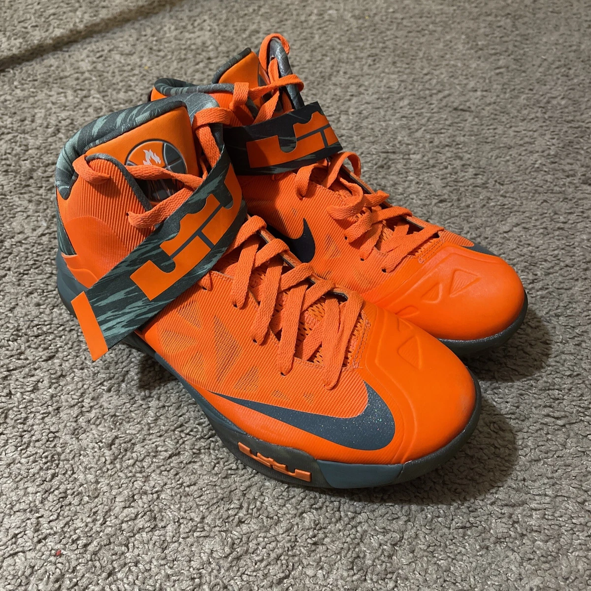 Lebron james shoes zoom deals