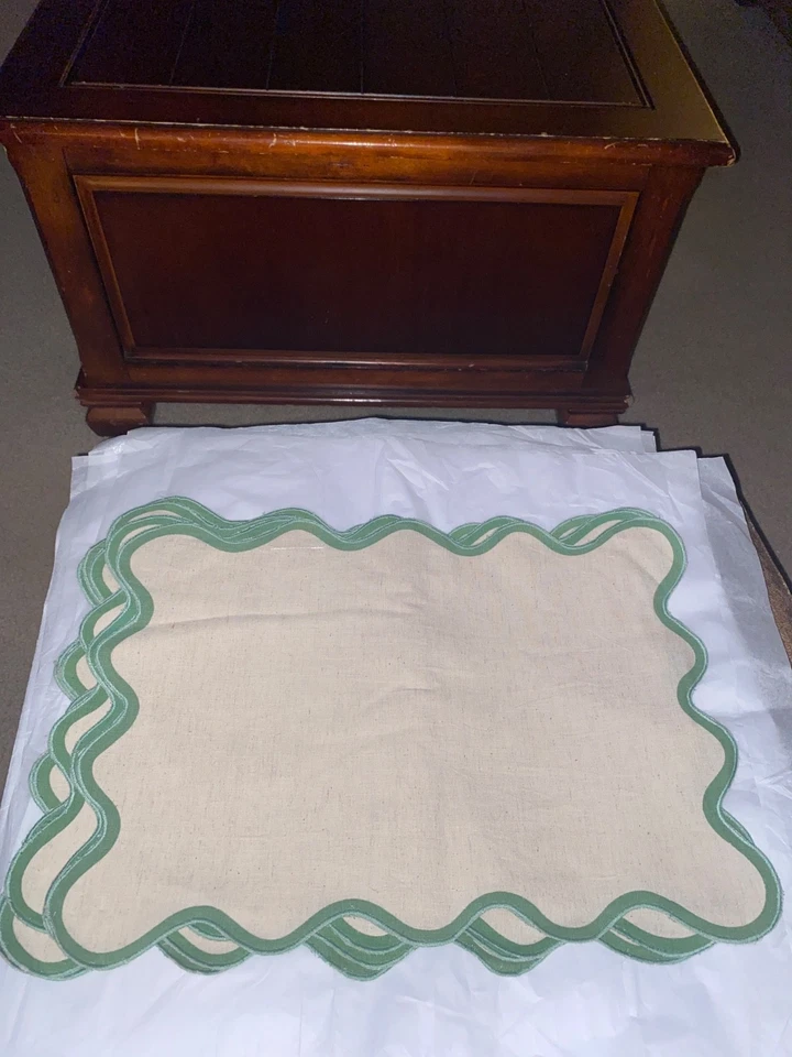 LOTE DE 9 MANTELES INDIVIDUALES NUEVOS SIN ETIQUETAS VERDE BORDE FESTONEADO MEZCLA LINO BLANCO ROTO Foto 2 de 4