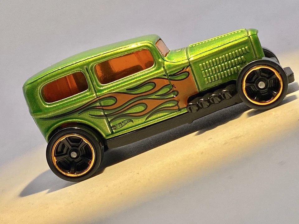 Hot Wheels🔥Midnight Otto Hot Rod 1:64 Foto 4 de 4