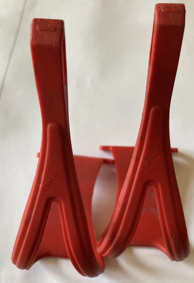 Clipes para biqueira Cateye, vermelhos, médios - Imagem 4 de 4