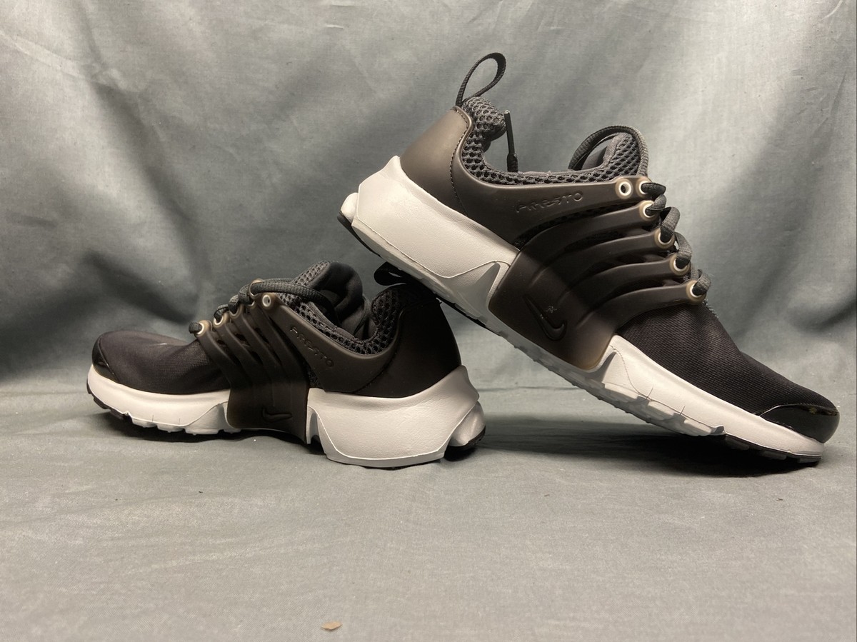 boys black nike presto