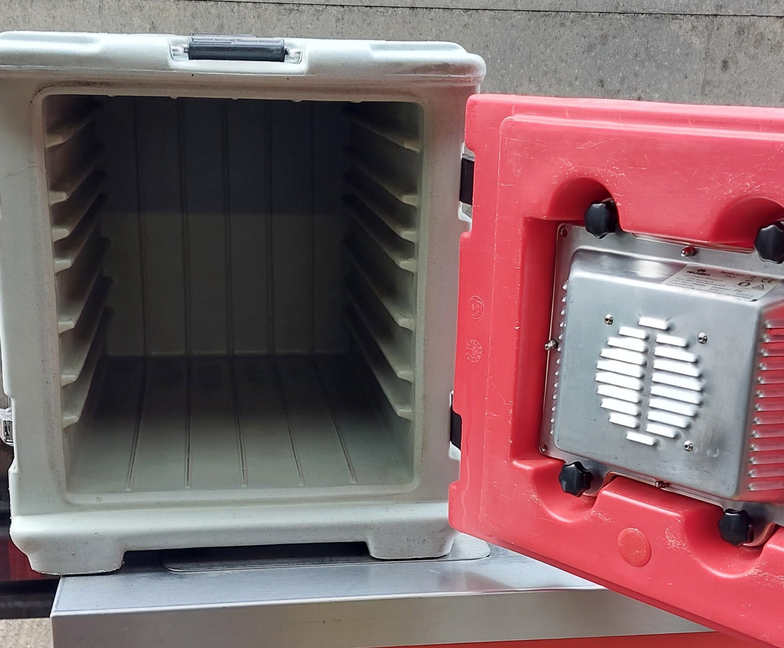 Melform Heated Food Transport Box, Active door 67L Gastronorm