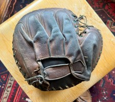 Vintage 1925 Wilson 503 Model Baseball Catchers Mitt Glove. Beautiful condition 