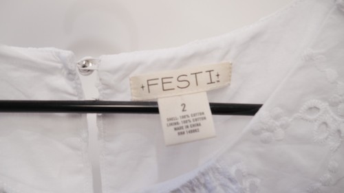 Torrid Festi Plus 2X Crop-Top weiß bestickt Ösen Blasensaum neu ohne Etikett - Bild 3 von 6