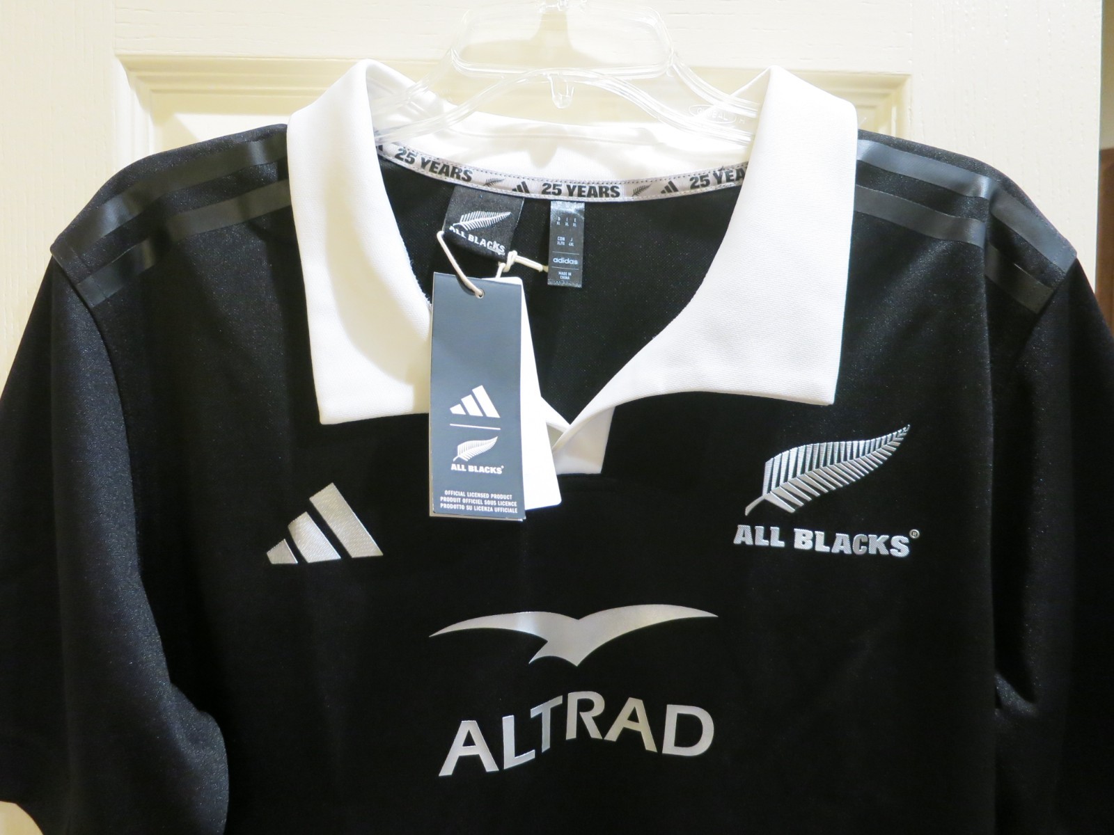 Mens Black Adidas All Blacks (New Zealand) Rugby Jersey-Size XL-NWT-$95 MSRP!!!! thumbnail 2