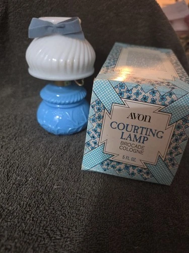 VTG Collectible 1972 Avon Courting Lamp Milk Glass Brocade Men's Cologne NOS