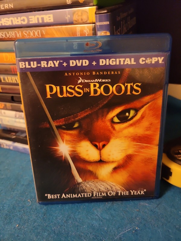Puss in Boots (Blu-ray/DVD, 2012, 2-Disc Set, Includes Digital Copy) Dream Works
