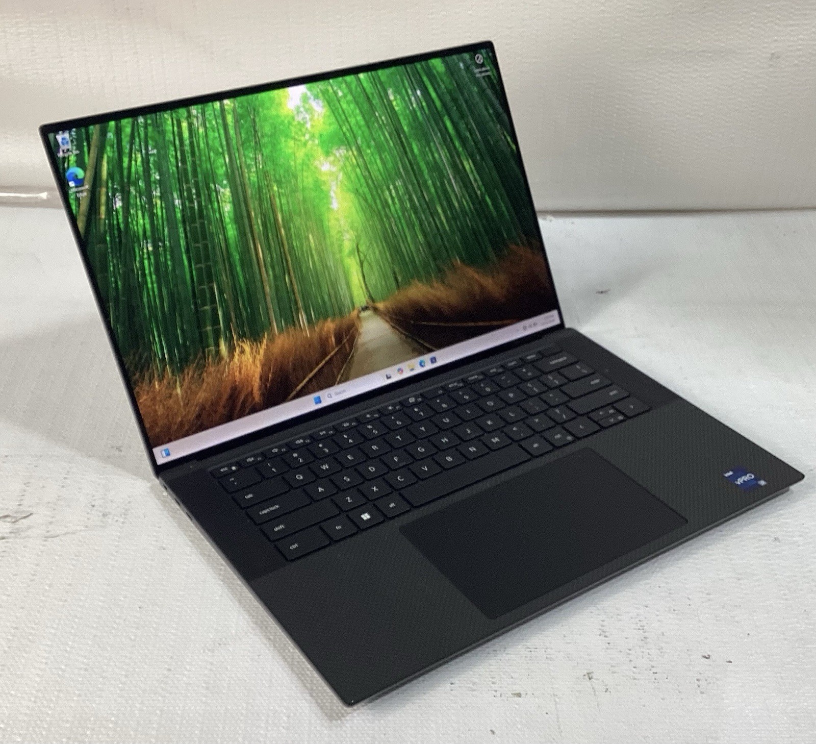 Dell Precision 5570 Laptop with Intel i7