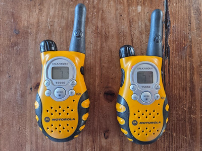 Motorola Talkabout T5950-NiCD 5 mile Walkie Talkie 2 Way Radios