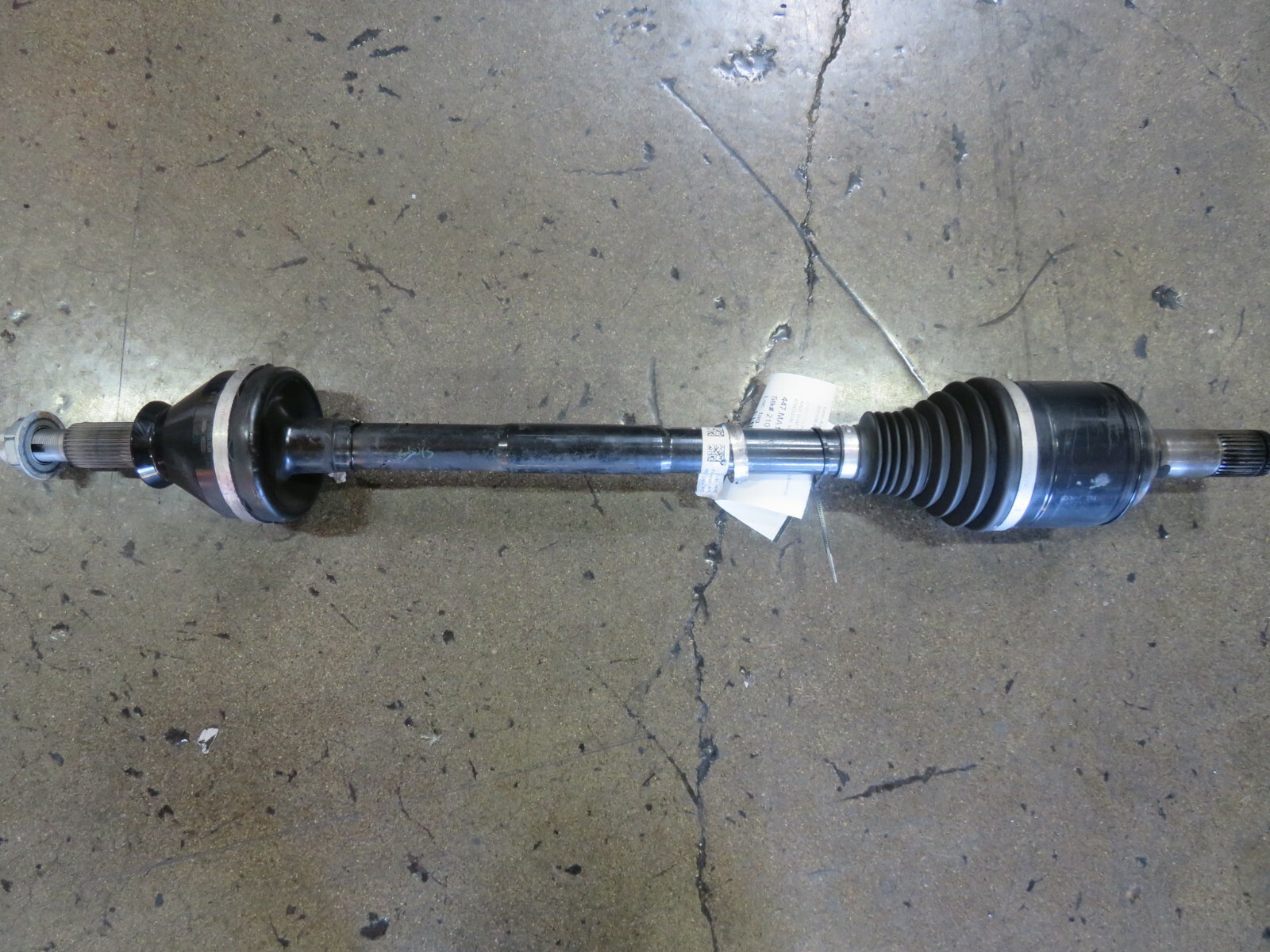 Maserati Levante, Axle Shaft, Used, Bad Boot, P/N 670032036
