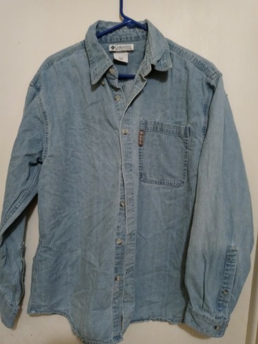 Columbia Men's Blue Denim Shirt. Size M 