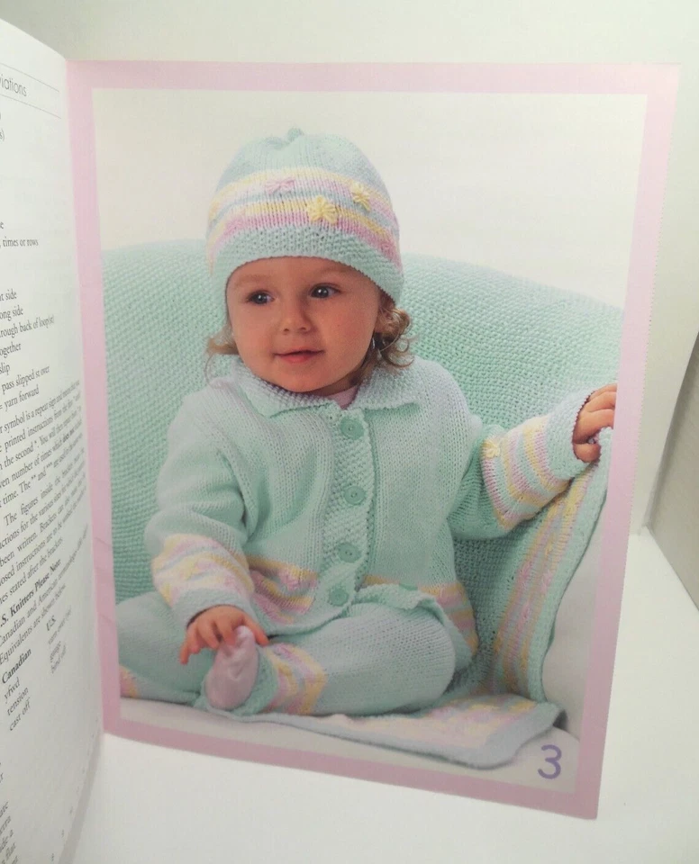 Patons Wee Gals PATRONES DE TEJIDO Bebé Niñas Mariposa Margarita Flores Encaje Foto 3 de 4