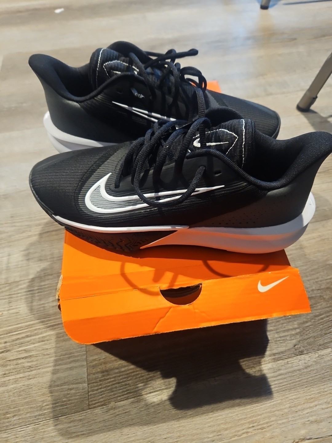 Nike Precision VII Men&rsquo;s 10 Black White Basketball Shoes 