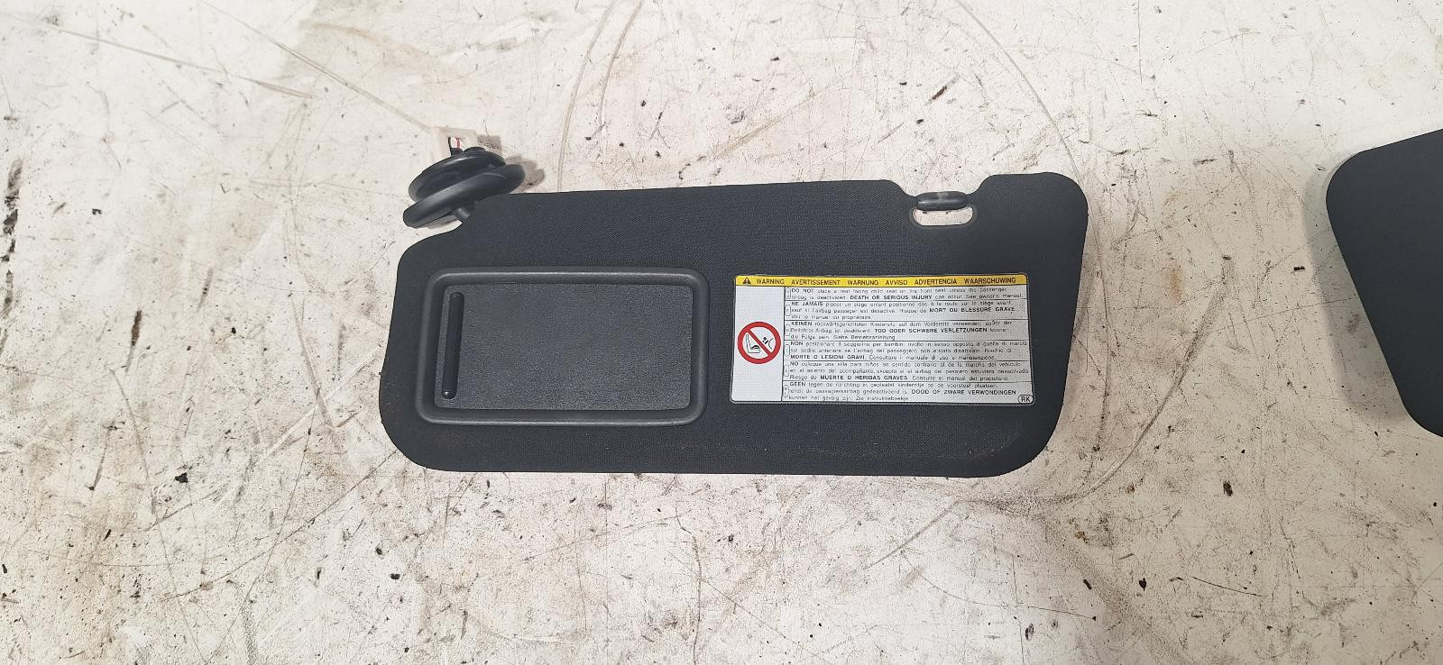 Lexus CT200 Sun Visors ZWA10 03/2011-10/2022 - thumbnail 2