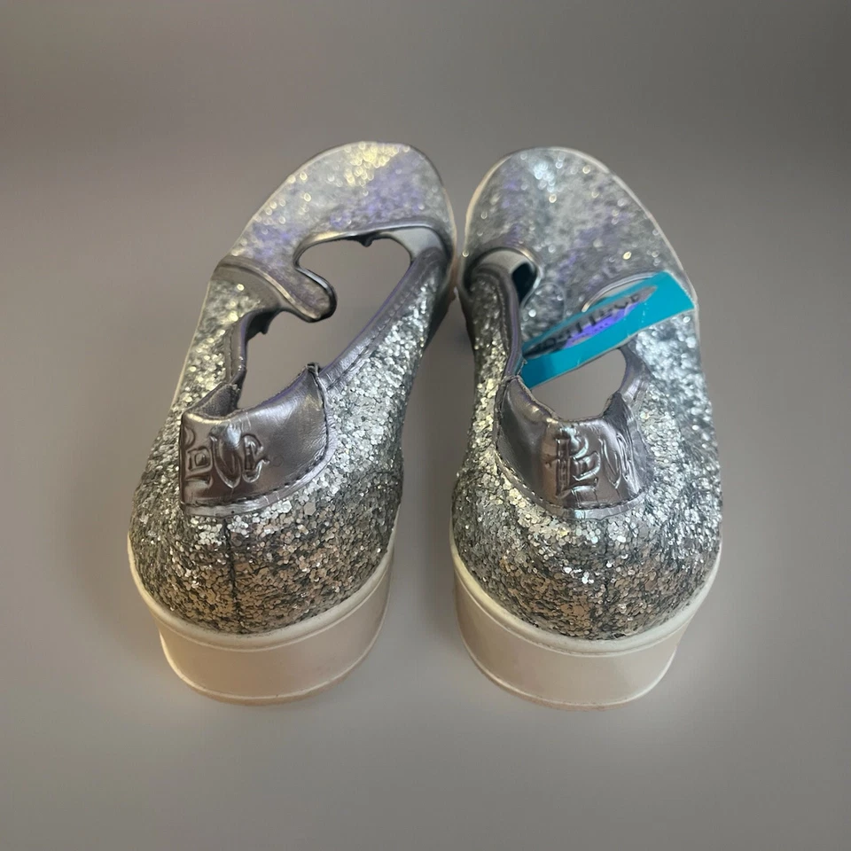 Zapatos para mujer Mad Love plateados brillantes zapatillas planas talla 9 EE. UU. PRECIO REBAJADO Foto 3 de 4