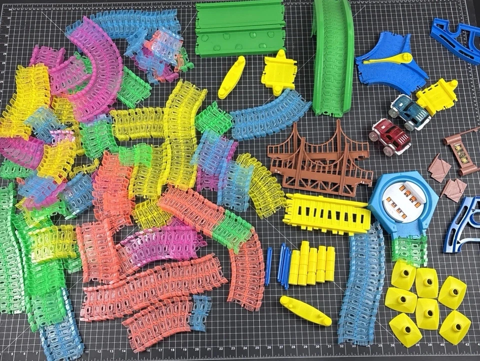 Magic Tracks Trax, Bridges, 3 Cars And Other Accessories Lot MineScope Products - Image 2 of 4