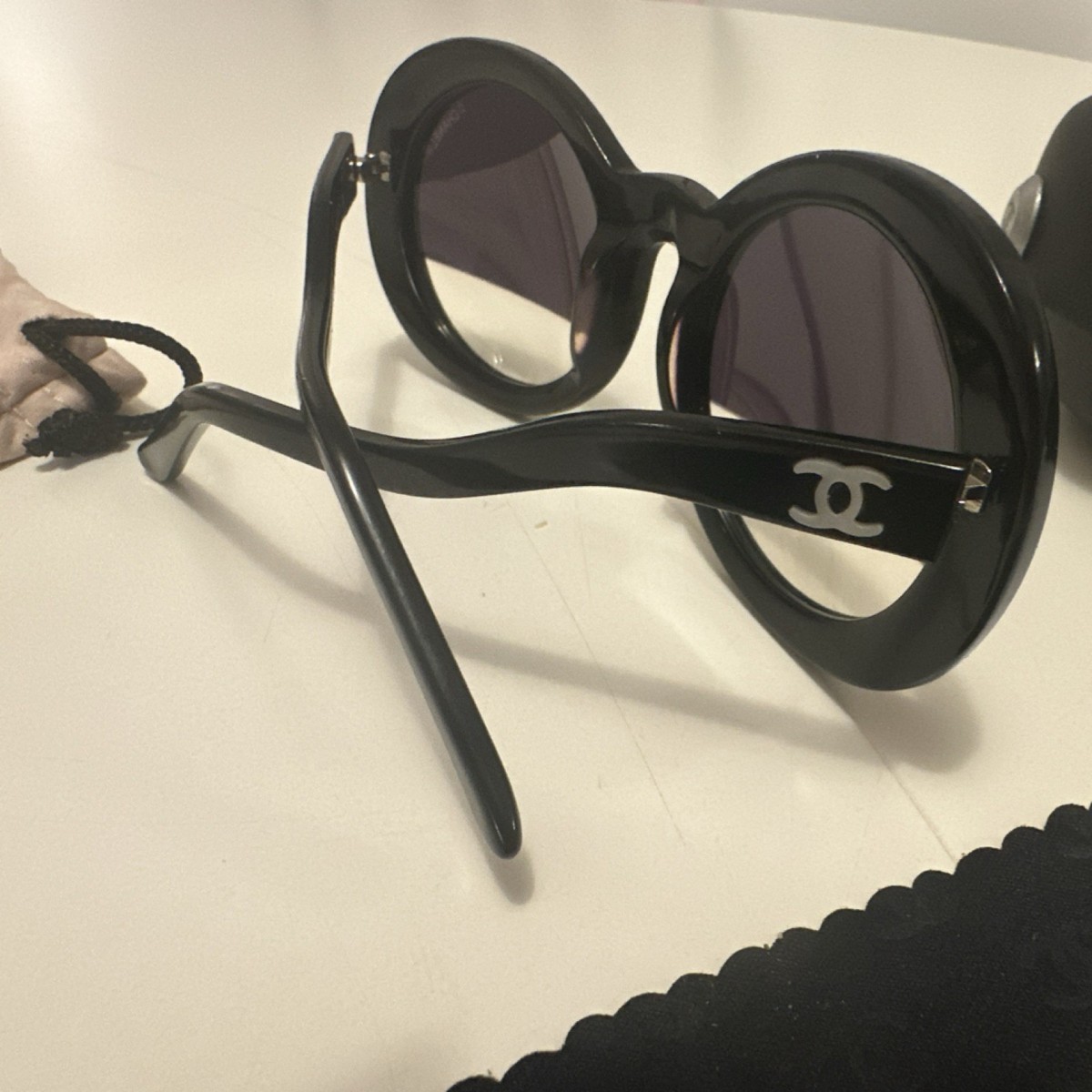 CHANEL SS018 Round Black Designer Women display picture 1