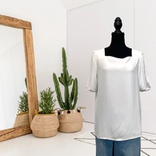 LOFT Women’s M Short Sleeve Square Neck Lightweight Top Ivory