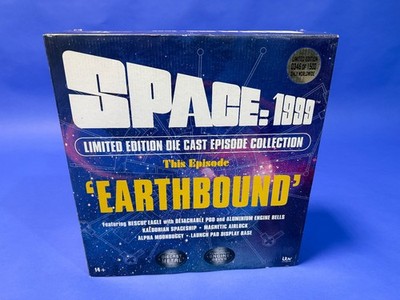 Sixteen 12 Space 1999 Deluxe Earthbound Spaceship, Limited Edition 346-1500