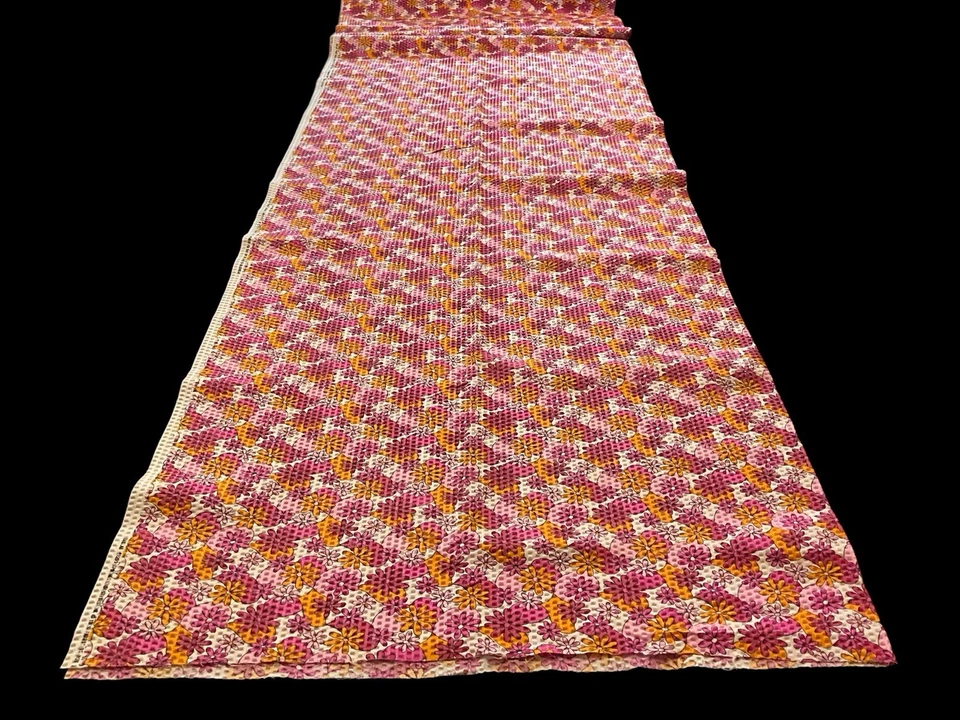 Tela Seer Sucker Floral Rosa Caliente y Naranja sobre Blanco, 2.5 yardas x 44" de Ancho Foto 2 de 4