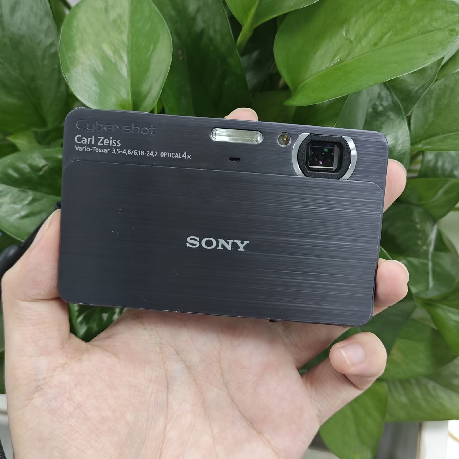 SONY Cyber-shot DSC-T700 Digital Camera 10.1MP 4x Optical Zoom Blink Detection