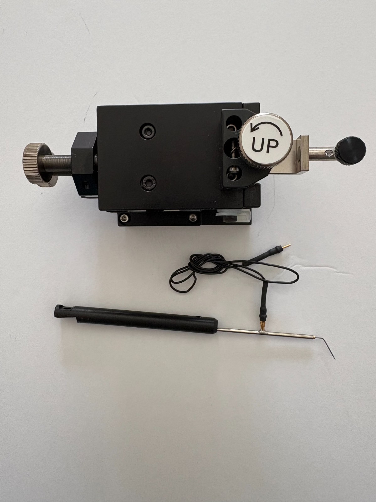 Micropositioner XYZ for Semiconductor Work. New condition w/ Probe Arm