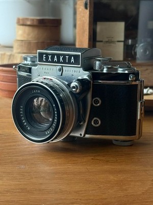 IHAGEE Spiegelreflex Kamera EXAKTA VAREX VX IIa Objektiv ZEISS PANCOLAR 2/50