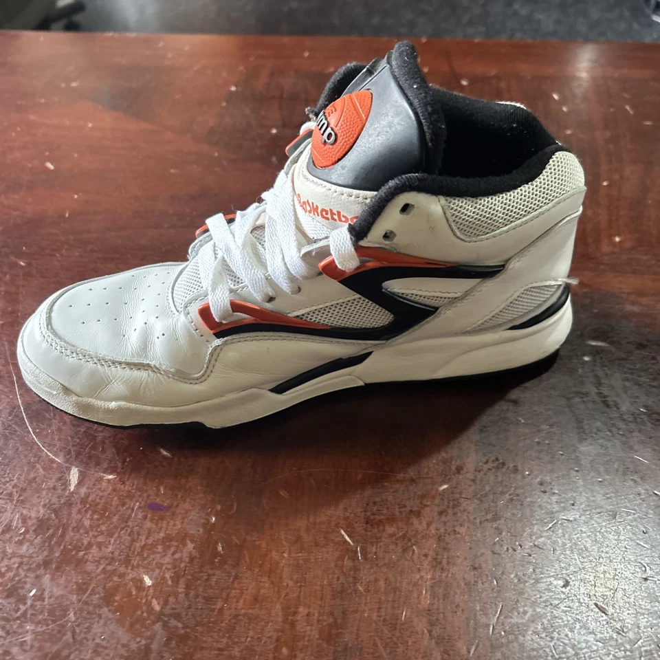 Size 7 - Reebok Pump Court White Black And Orange - Image 4 of 4