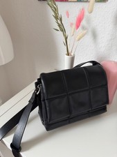 Kleine, gesteppte Tasche Umhängetasche von C&A in schwarz