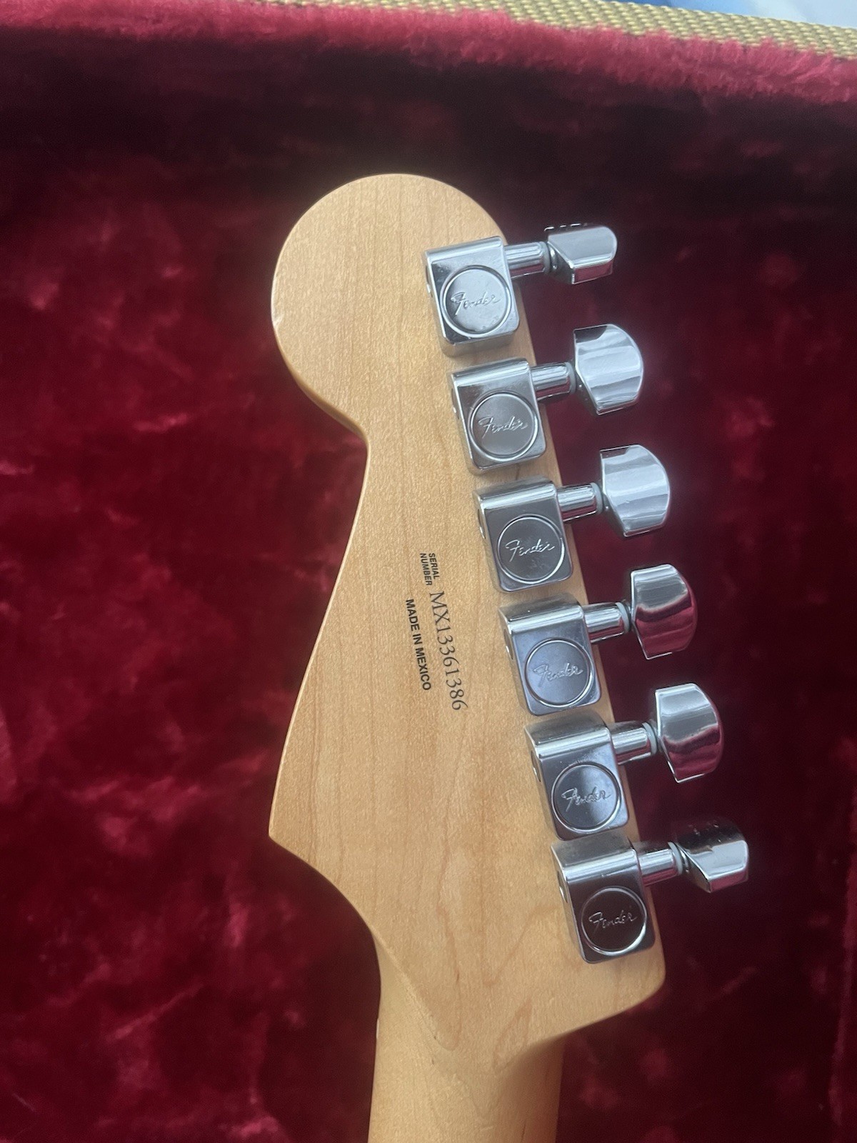 2013 MIM White Fender Stratocaster Electric Guitar W/ Gator Hard Case