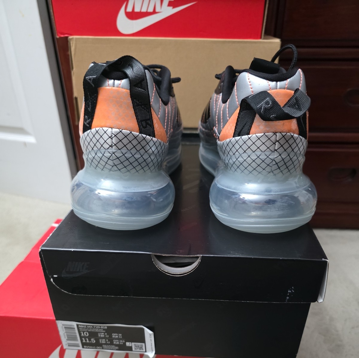 Nike Air MX 720-818 9.5 Metallic Silver/Unisex/ BV5841-001 Air Max