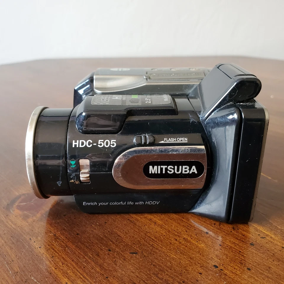 Mitsuba HDC-505 Black 16MP Multi-Media Video Camcorder w/ 2.5" Display UNTESTED - Image 2 of 4