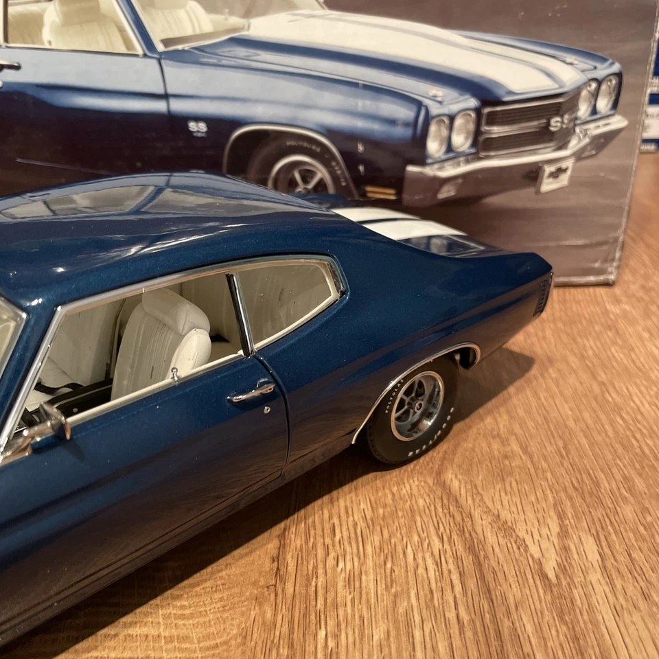 Exact Detail 1/18 1970 Chevelle SS 454 LS5 492/500 White Interior - Image 3 of 4