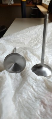 REDUCED - NEW Manley 11516-8 Chrysler 426 HEMI 2.220'' Severe Duty Intake Valves