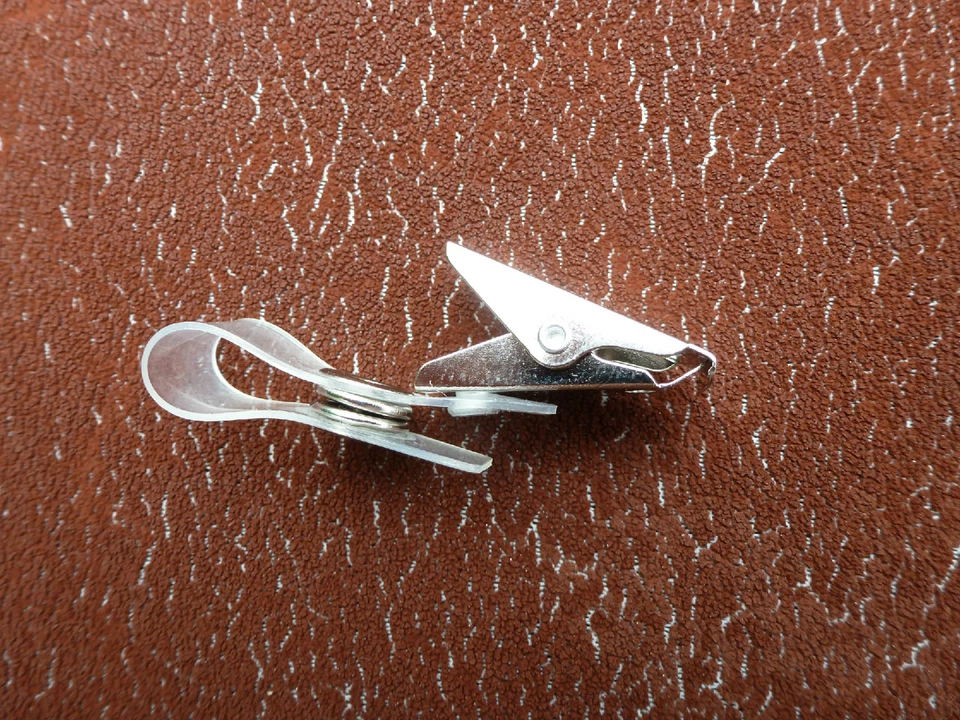 I.D. Clip de insignia de metal vinilo con broche de presión ~ para solo uno (1) envíos desde Florida EE. UU. Foto 4 de 4