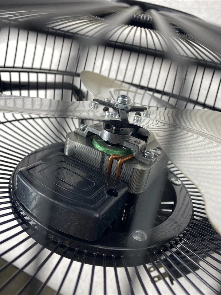 Comfort Zone CZHV9B 9" 3 Speed Portable High Velocity Air Cooling Fan FOR REPAIR - Image 4 of 4