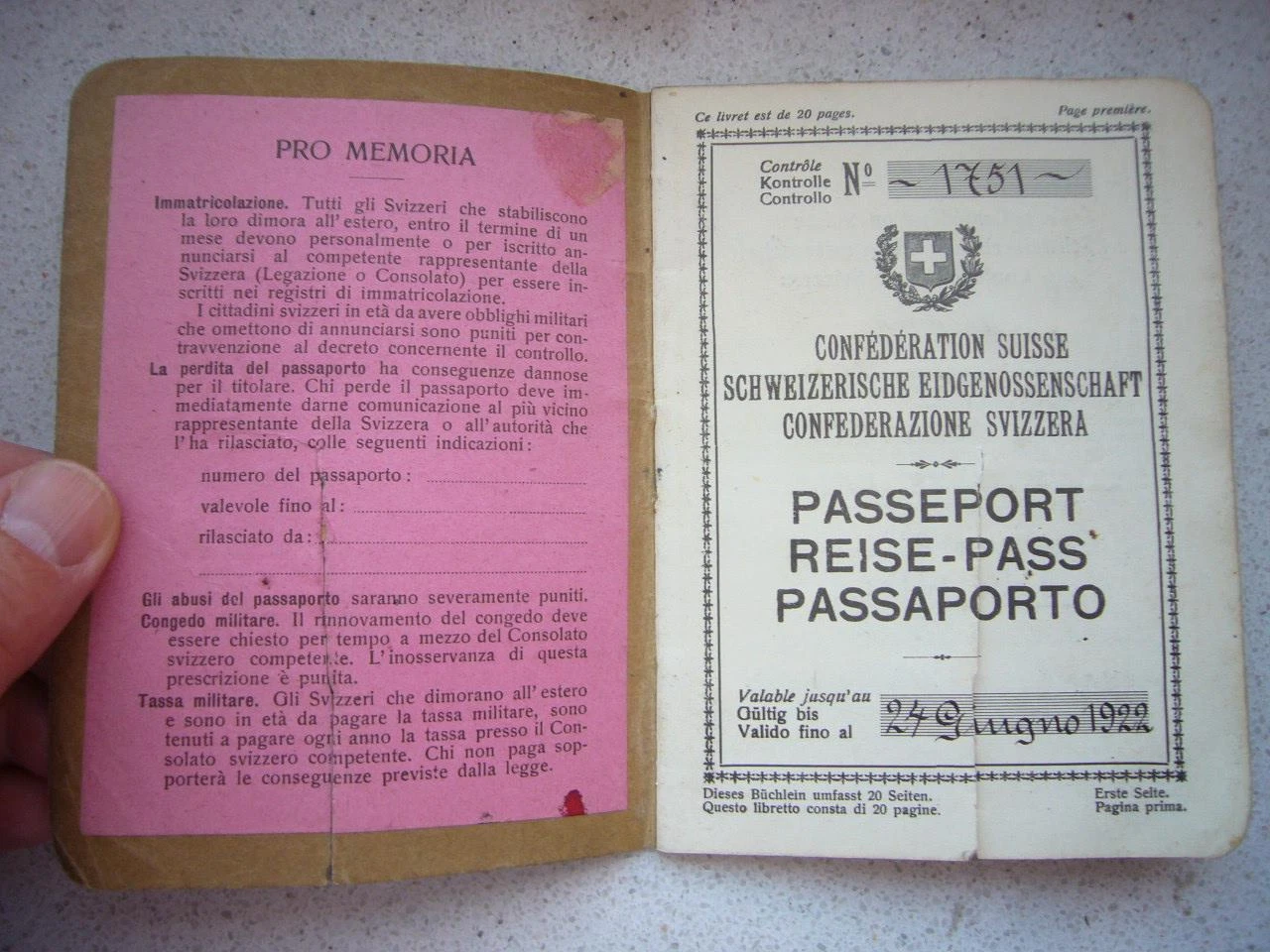 145) SCHWEIZ - alter REISEPASS Ausweis von 1921 - ausgestellt in MILANO Italien - Foto 1 di 1