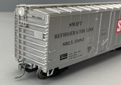 Coche de carga HO Accurail 3120 40’ aislado puerta enchufable SWIFT #15683 RTR HO4328 | Zustand: Used