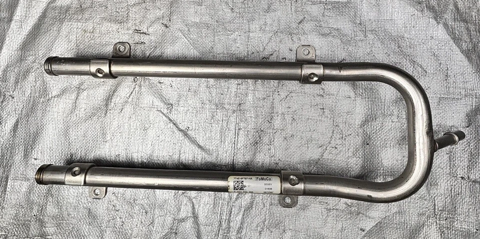 2009 FORD TAURUS 3.5L ENGINE FUEL INJECTOR RAIL 7T4E-9F797-HA OEM - Imagem 2 de 4