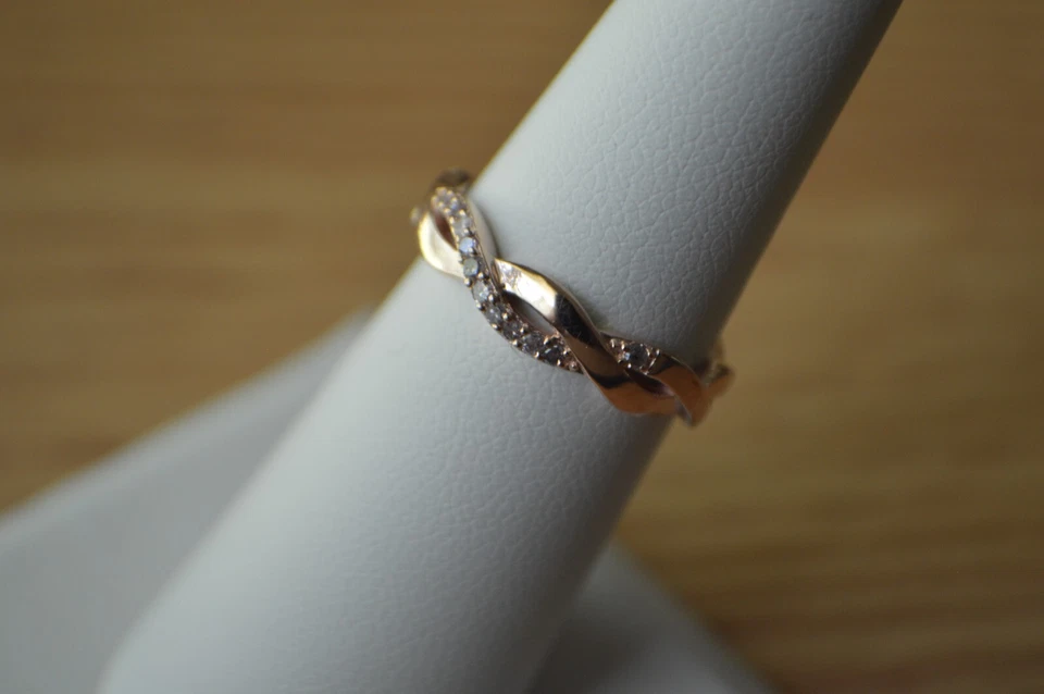 Кольцо с натуральным розовым бриллиантом 0,10 карата 14 карат RG и родием поверх стерлингового серебра размер 6 - Изображение 3 из 4