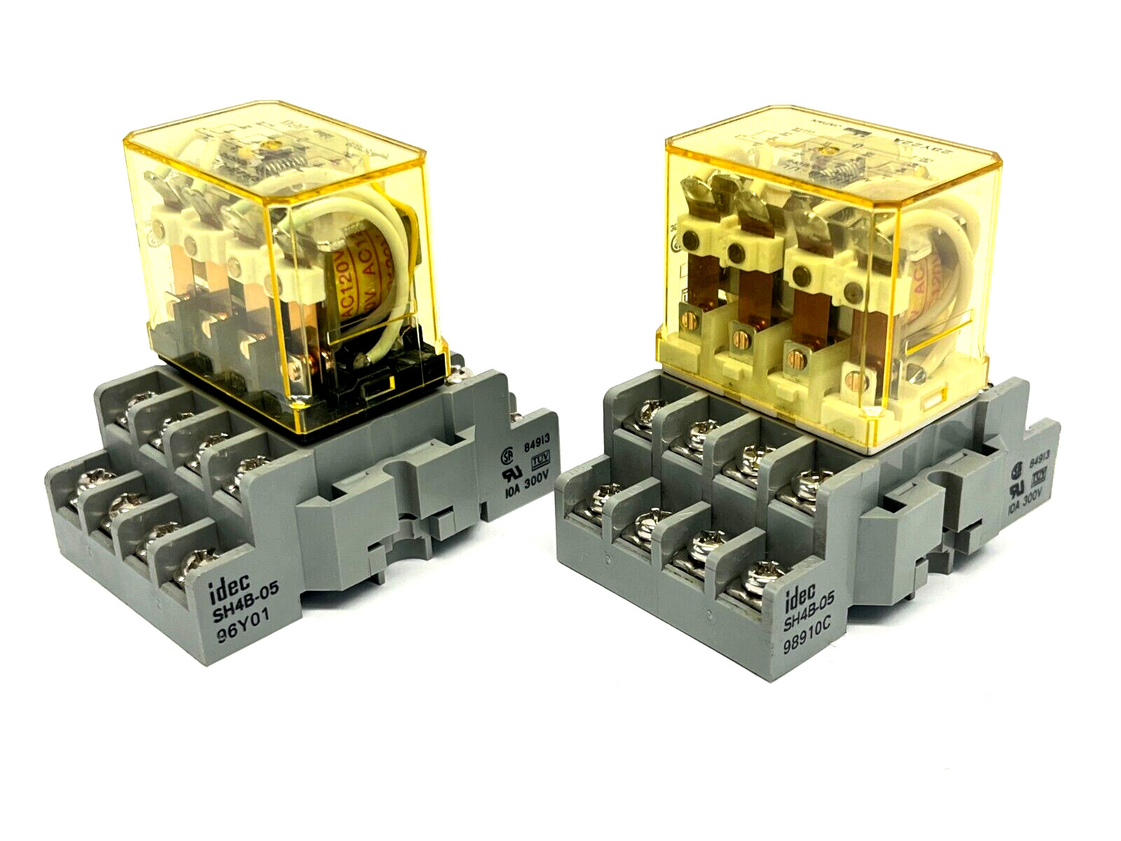 IDEC SH4B-05 Base w/ RH4B-UL Relay LOT OF 2